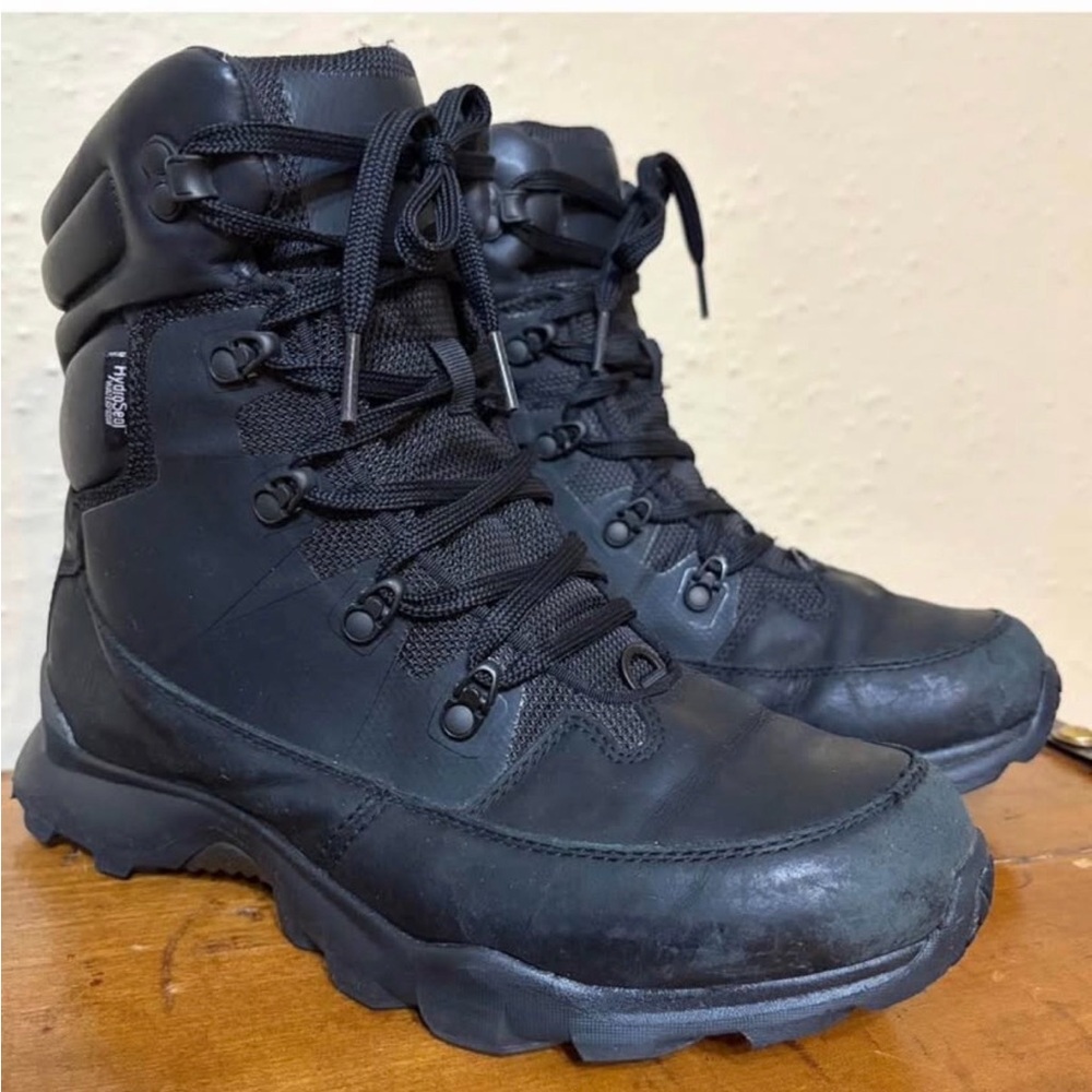 The North Face Men's Black Snow Boots